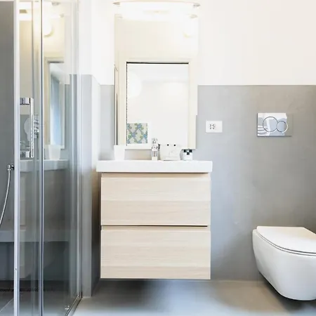 Easylife - Elegante Penthouse Sui Navigli Mediolan