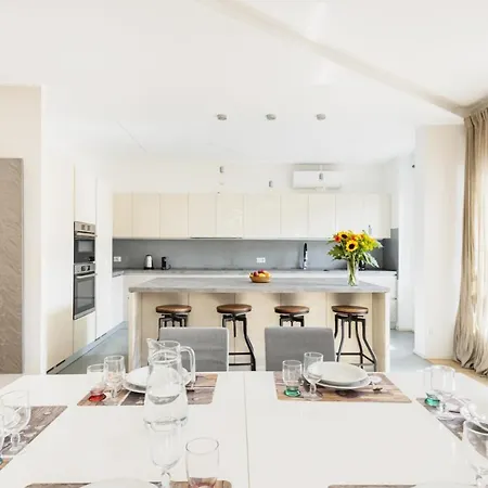 Easylife - Elegante Penthouse Sui Navigli Mediolan