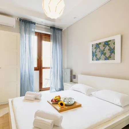 Easylife - Elegante Penthouse Sui Navigli *